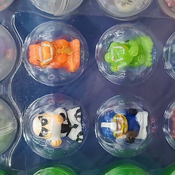 2011 Squinkies 3 Series 14 in each package, all 3 have bonus battle dice - Picture 3 of 8